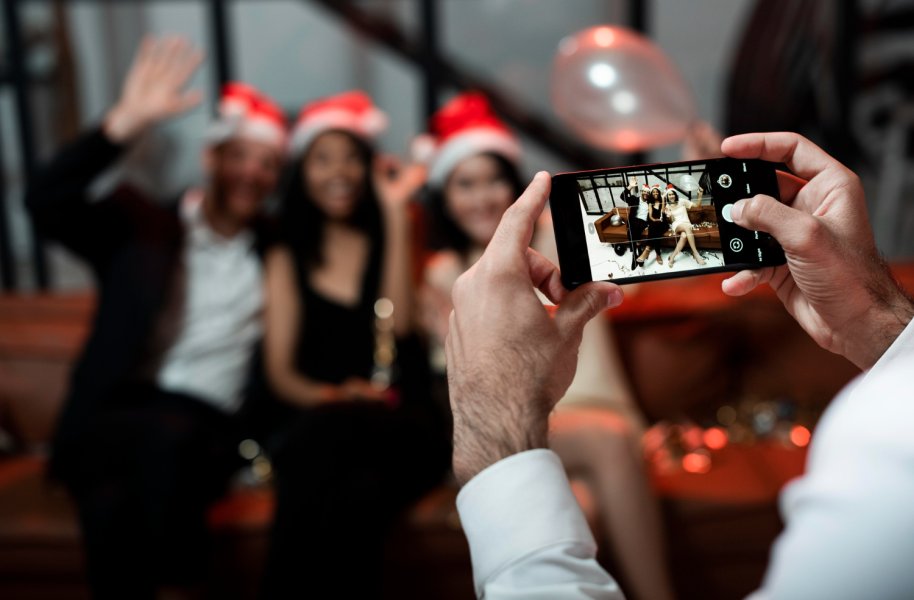 Uwiecznienie wspólnej chwili na chistmas party