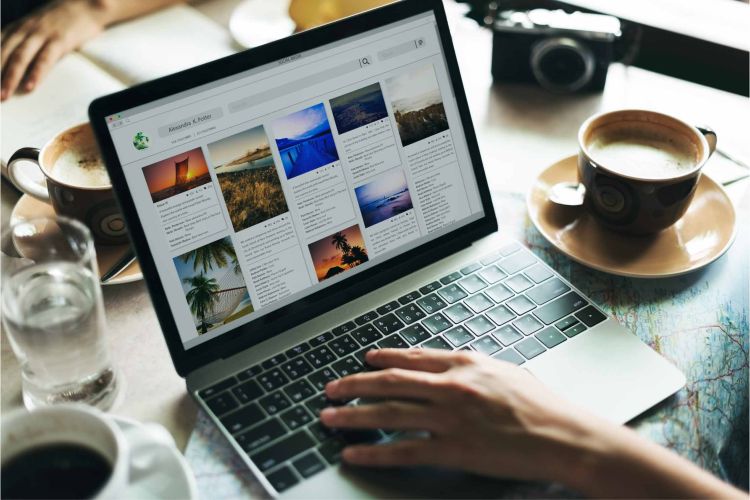 Praca nad web developmentem i intuicyjnym układem stron internetowych w technologii no code realizowana przez specjalistę ze spójnia studio.
